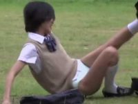 強襲スカート剥ぎ取りおま〇こぱっくり！いきなりパンツも脱がされ丸見えの娘たち