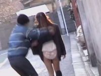 後ろからスカートめくり！いきなり水玉ピンクパンティー全開にさせられる制服娘