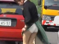 強襲ロングスカート破り！手で押さえても隠しきれずはみ出ちゃう純白パンティー