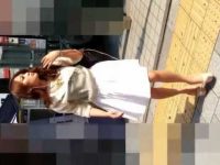 美女たちのパンチラ盗撮！追跡逆さ撮りするとキレイな顔して食い込み派手パンティー