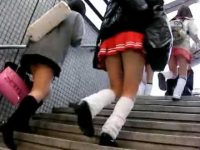 駅構内ぶっかけ痴漢！ミニスカ集団の後をつけてさりげなく近づきスカートに発射