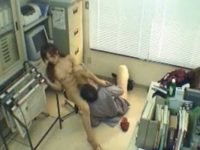 万引きした若妻に警察に通報しない代わりに脱がしてハメる！勝手に中出ししてる