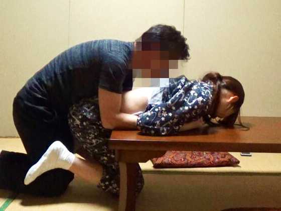 仲居さんが美人でエロ-2