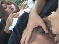 集団痴漢の全力手マンで何度も潮吹きする制服娘！静かな図書館でくちゅくちゅ