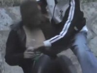 いきなりおっぱいポロリ「何撮ってるんですか！」盗撮がバレで追いかけられる