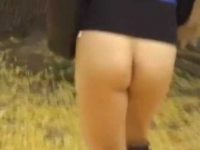 ノーパンスカートめくり！ぷにぷにのデカ尻を見られて呆然とするむっちり女性